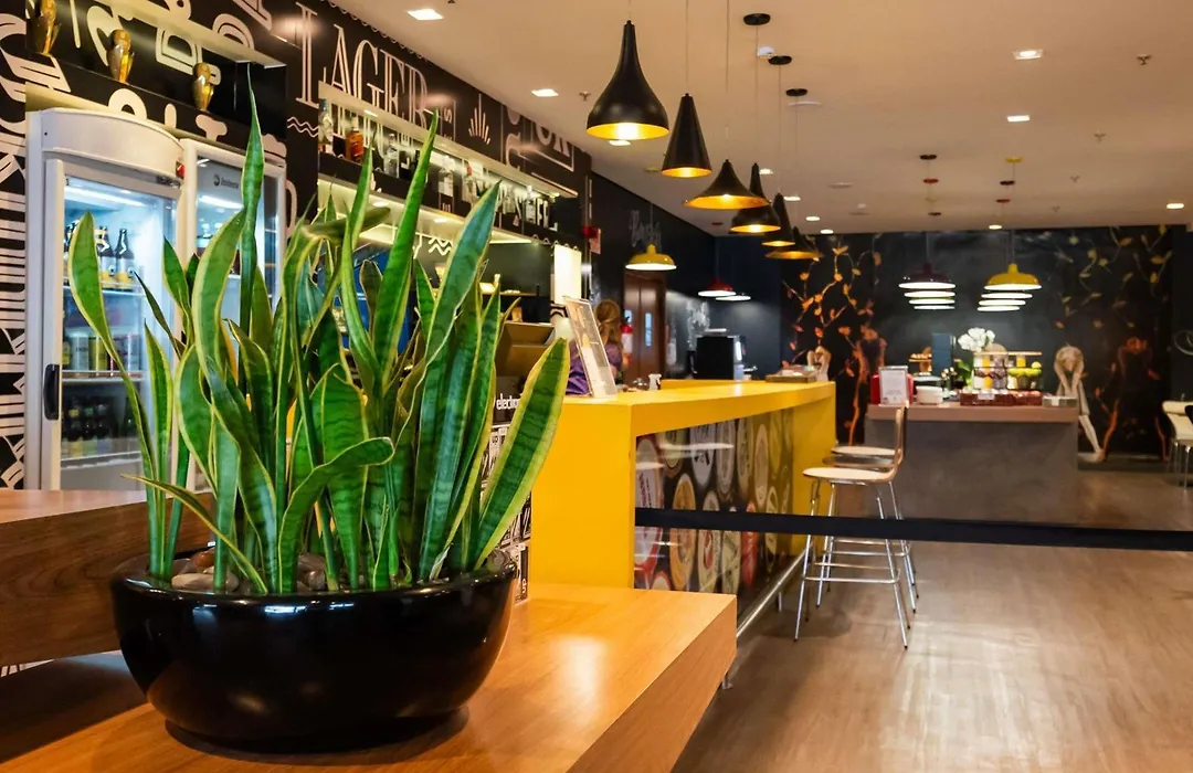 Ibis Joinville-1