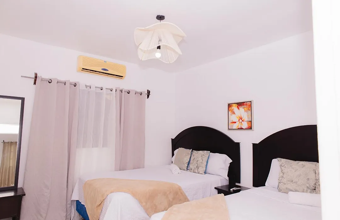 We Hotel, La Lima-1