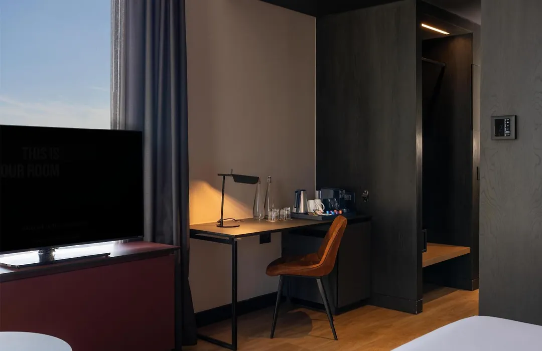 Radisson Red Hotel Johannesburg Rosebank-1