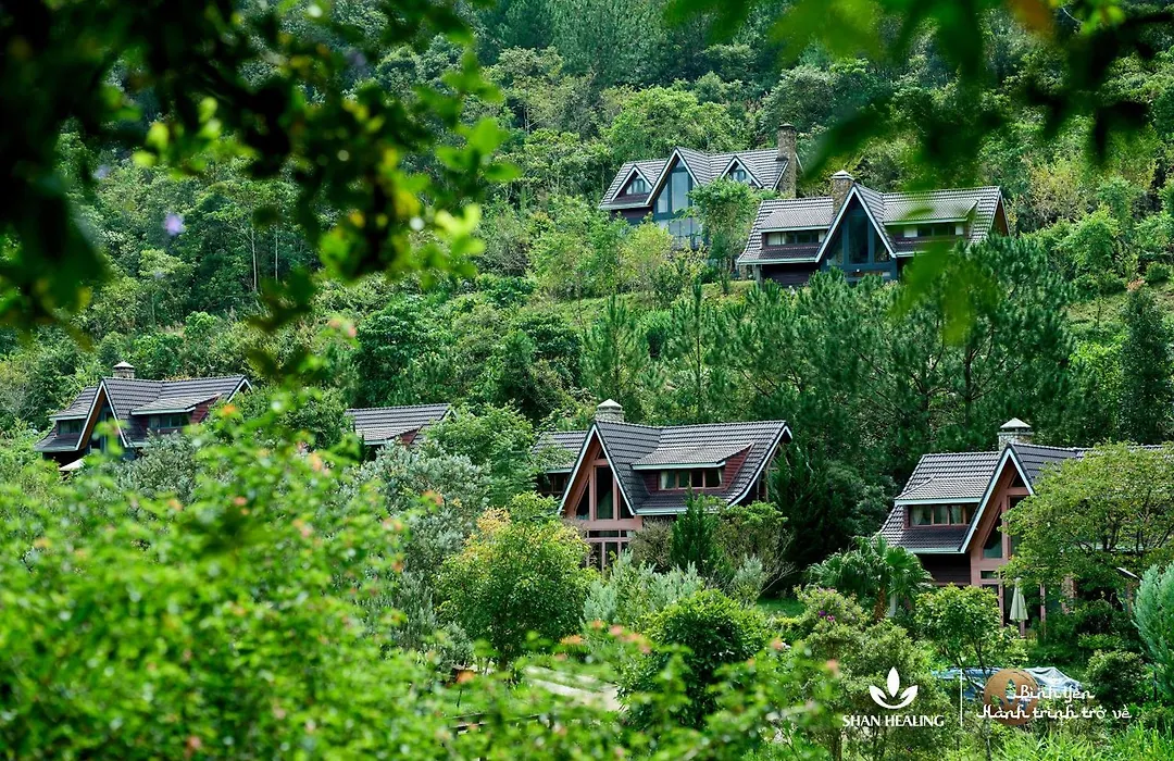 Lat Valley Retreat Village-1