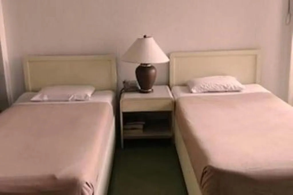 Amorsolo Mansion Hotel-1