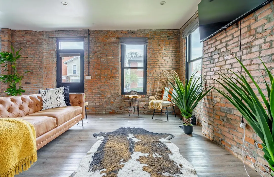 Jungle House Downtown Columbus - Modern Boutique Suites-1