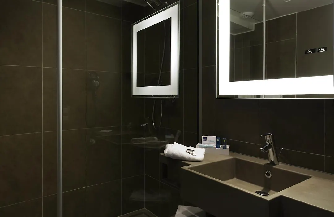Novotel Leeds Centre-1