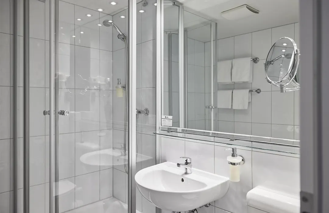 Best Western Raphael Hotel Altona-1
