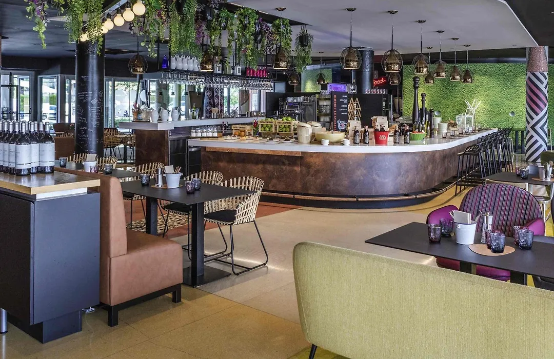Novotel Barcelona Cornella-1