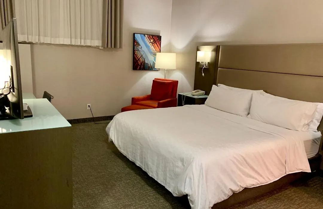 Holiday Inn Express Vancouver-Metrotown-1