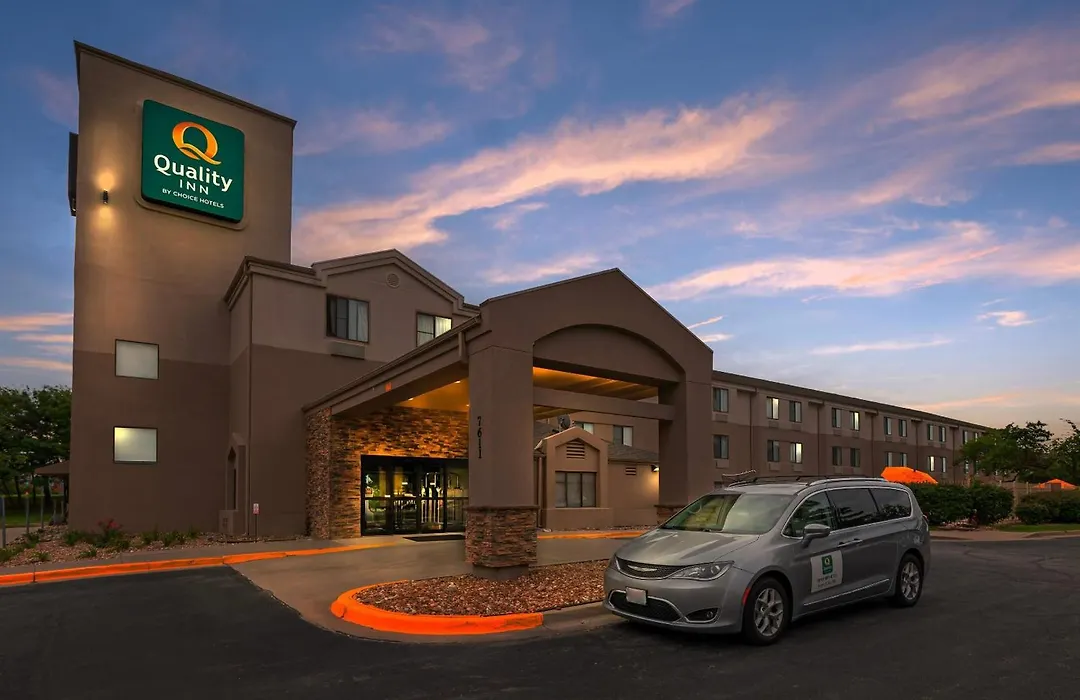 Quality Inn Kansas City International Airport-1