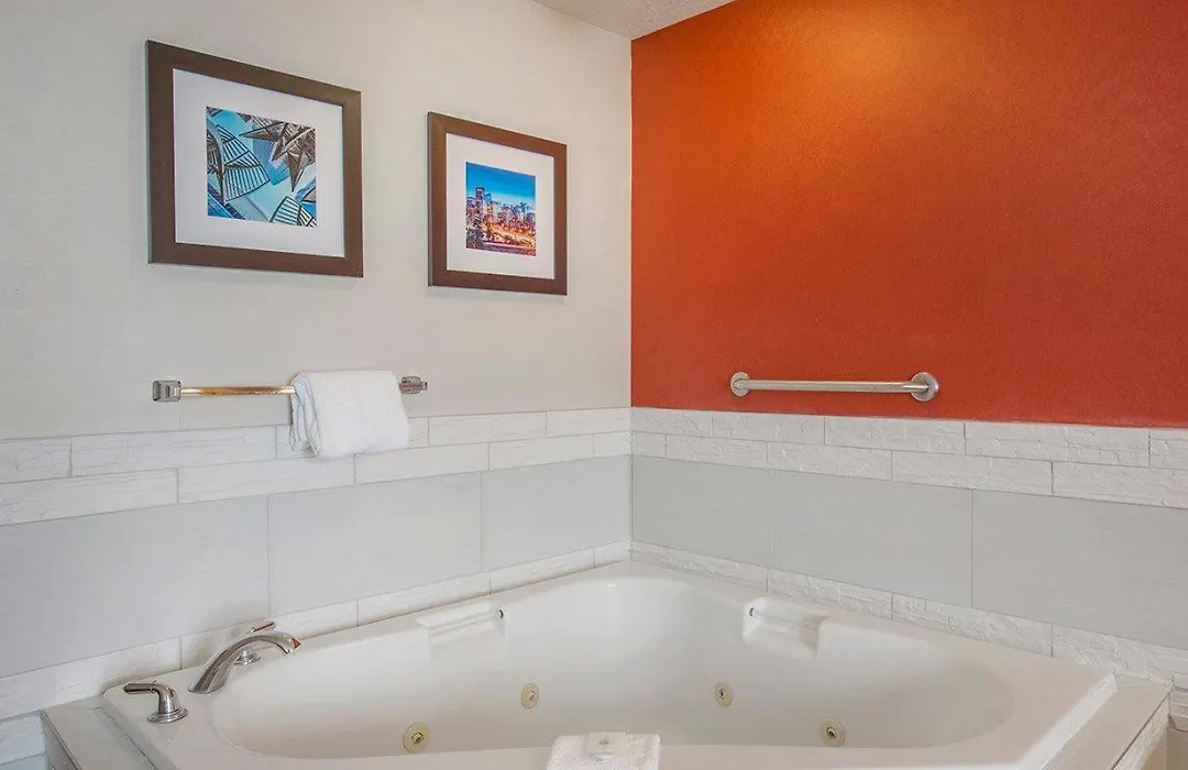 Comfort Inn & Suites Calgary - University-1