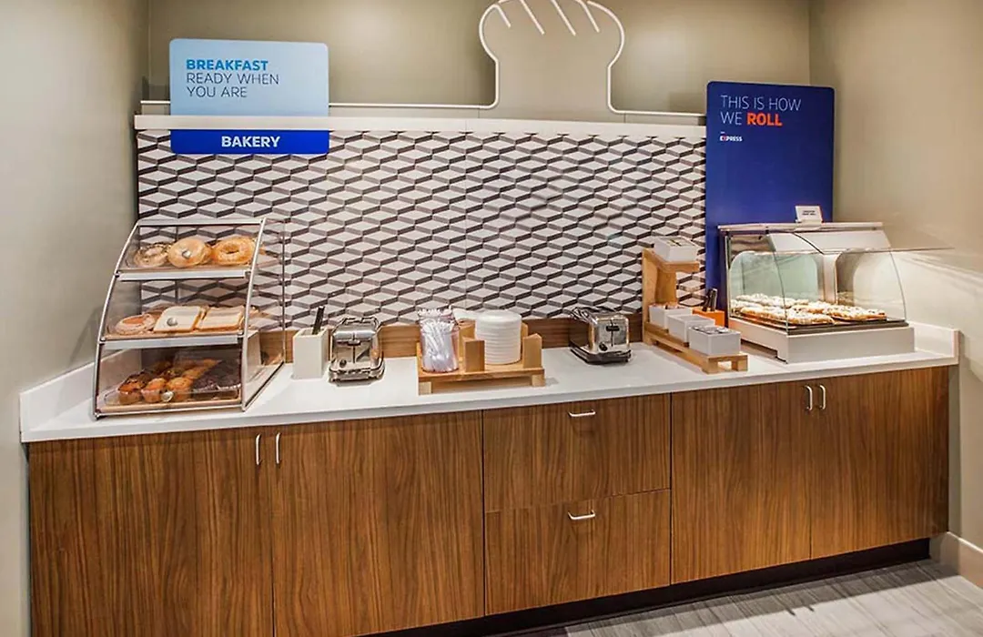 Holiday Inn Express Hotel & Suites Wichita Airport By Ihg-1