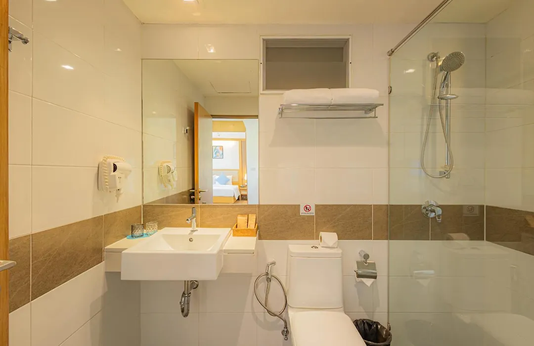 Ashlee Plaza Patong Hotel & Spa-1