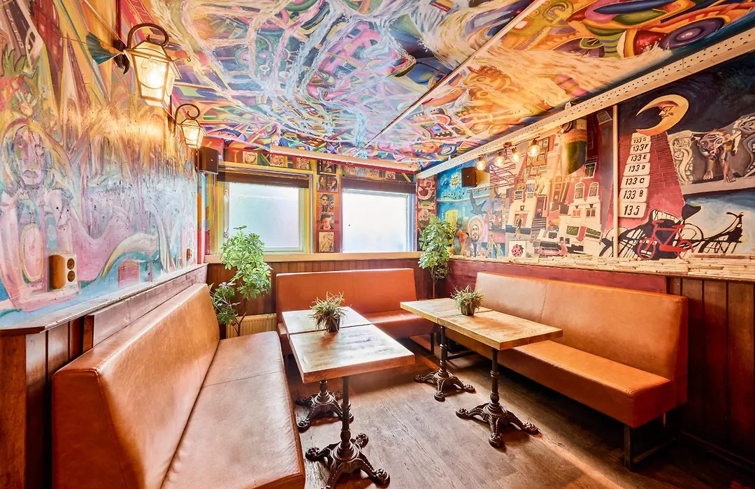 Flying Pig Uptown-1