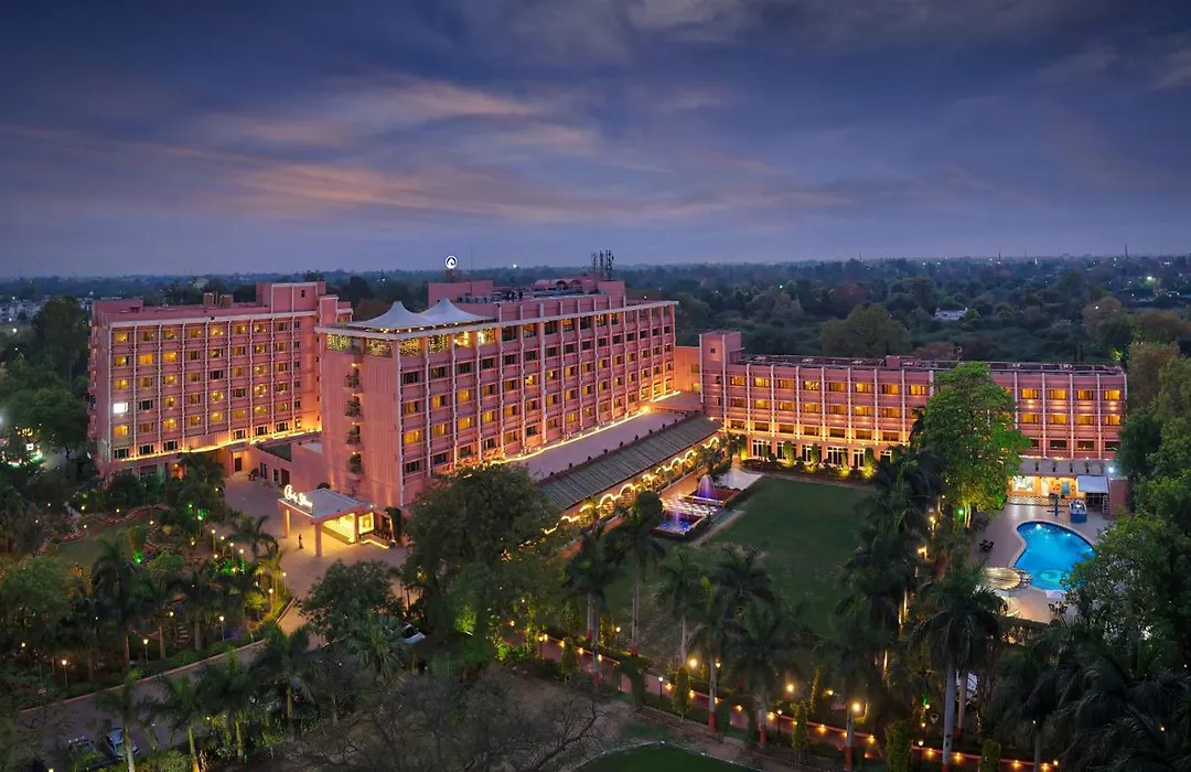Hotel Clarks Shiraz-1