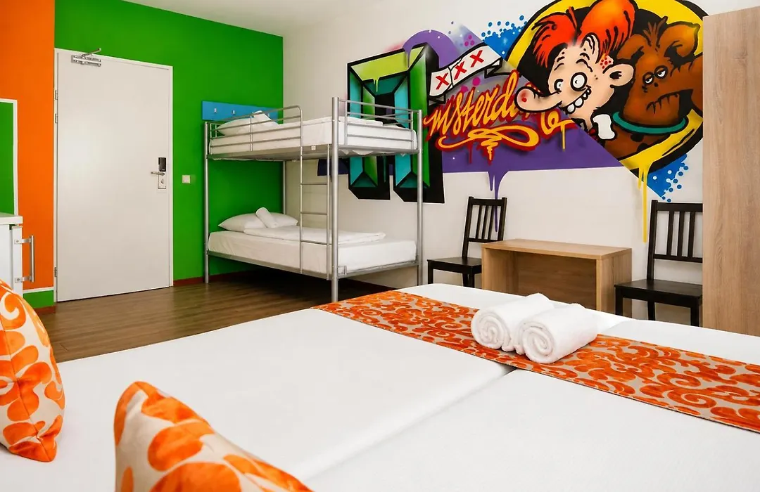 Amsterdam Teleport Hotel - Free Parking-1