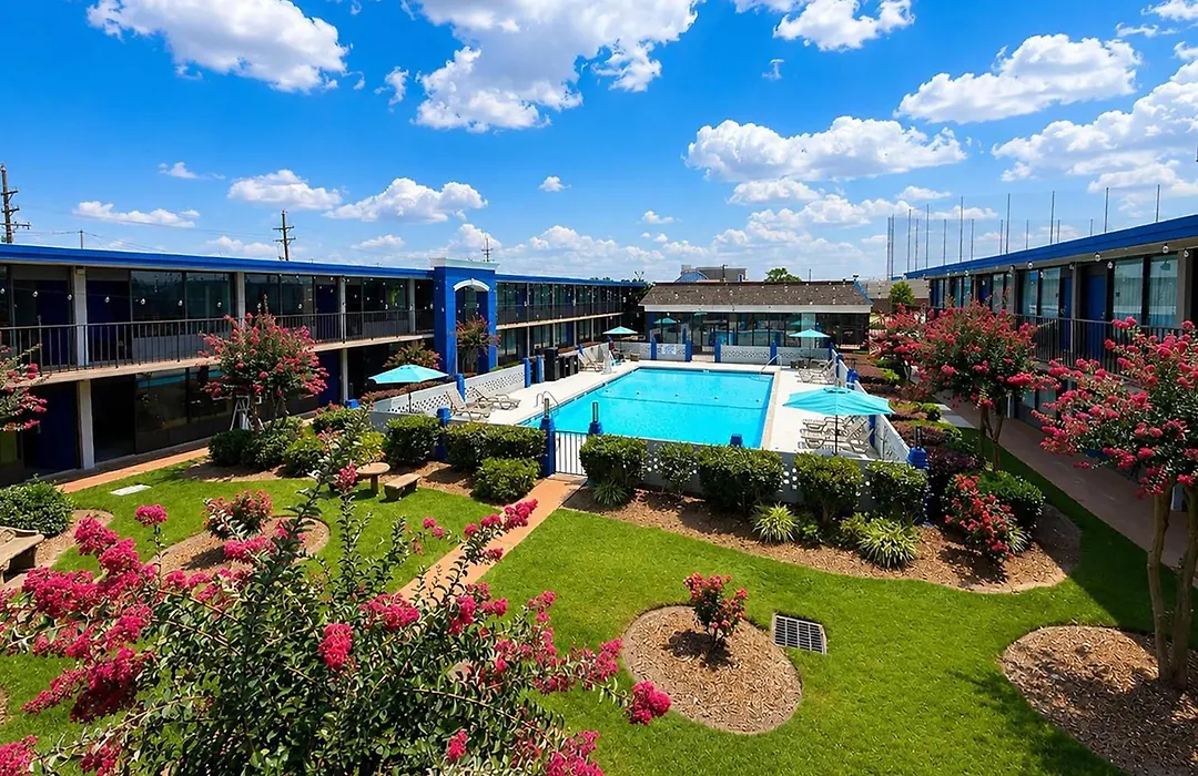 Clarion Inn-1