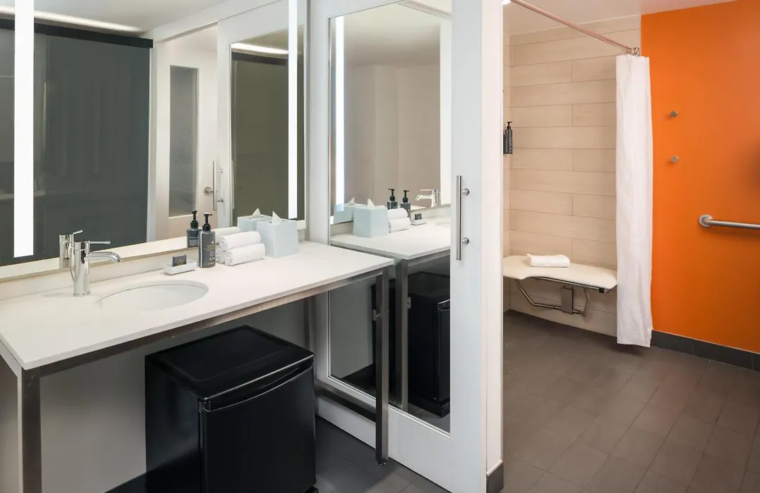 Aloft By Marriott New York Laguardia Airport-1