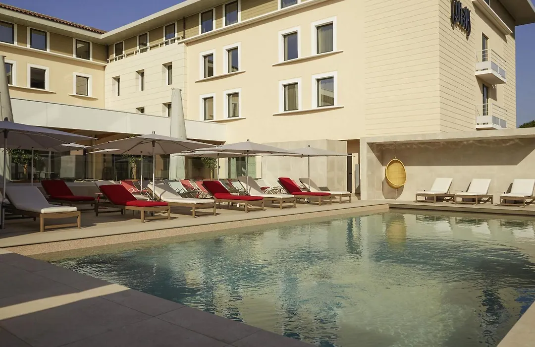 Mercure Avignon Tgv Hotel & Spa-1