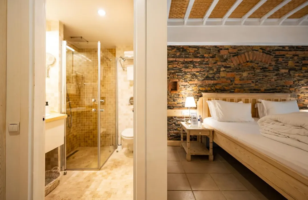 El Vino Hotel & Suites-1