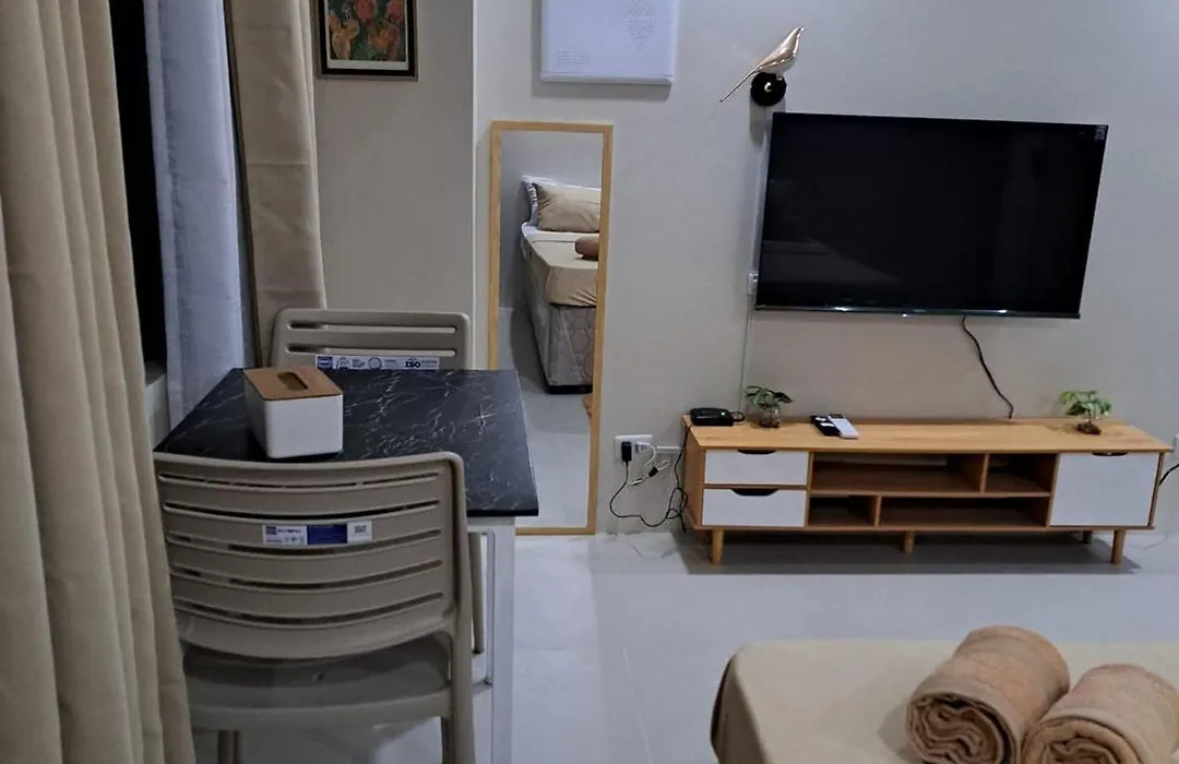 Ezeniel'S Place At Horizons 101 Condominium-1