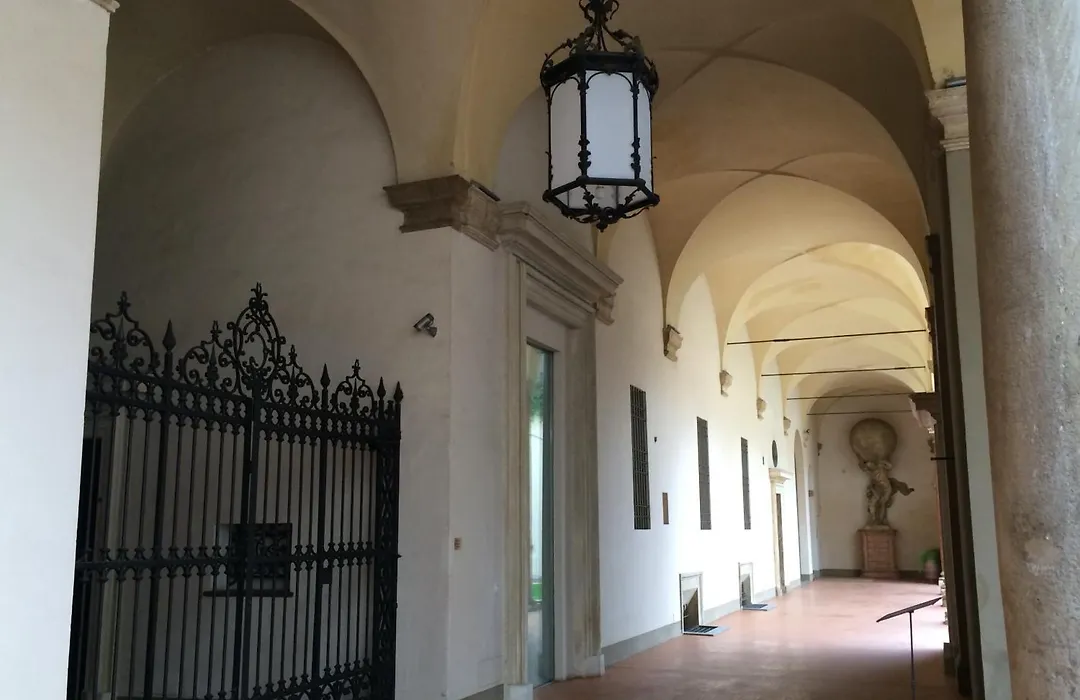 Tl Palazzo Fantuzzi-1