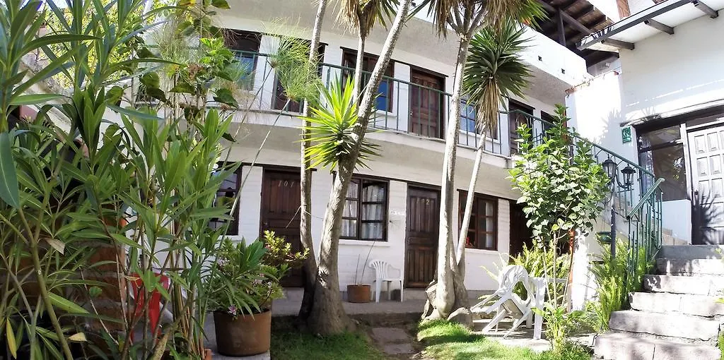 Hostal L'Auberge Inn-1