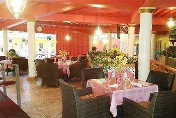 Clifton Hill Manor Hotel-1
