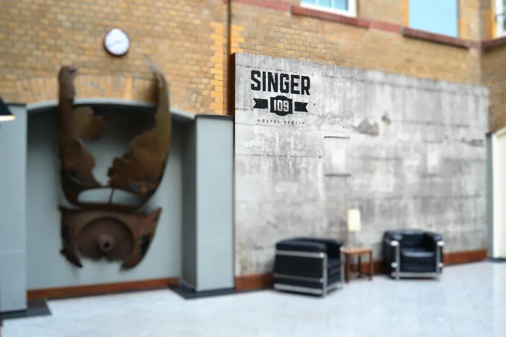Singer109 Hostel, Hotel & Apartment-1