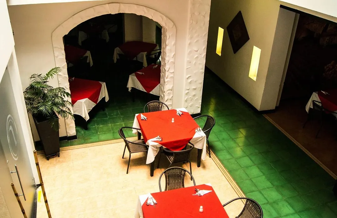 Hotel Puerta De San Antonio-1