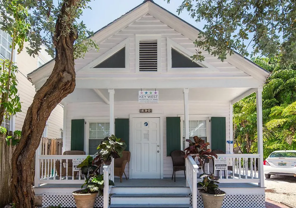 Wicker Guesthouse-1