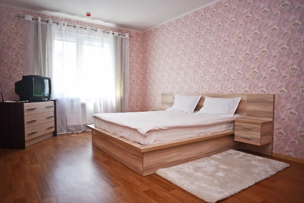 Kiev Sophii Rusovoi Apartment-1