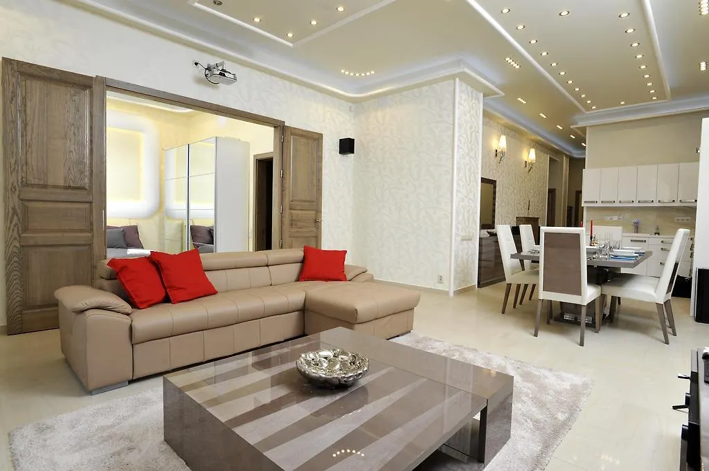 Basilica Grand Luxury In The Historic Center-1