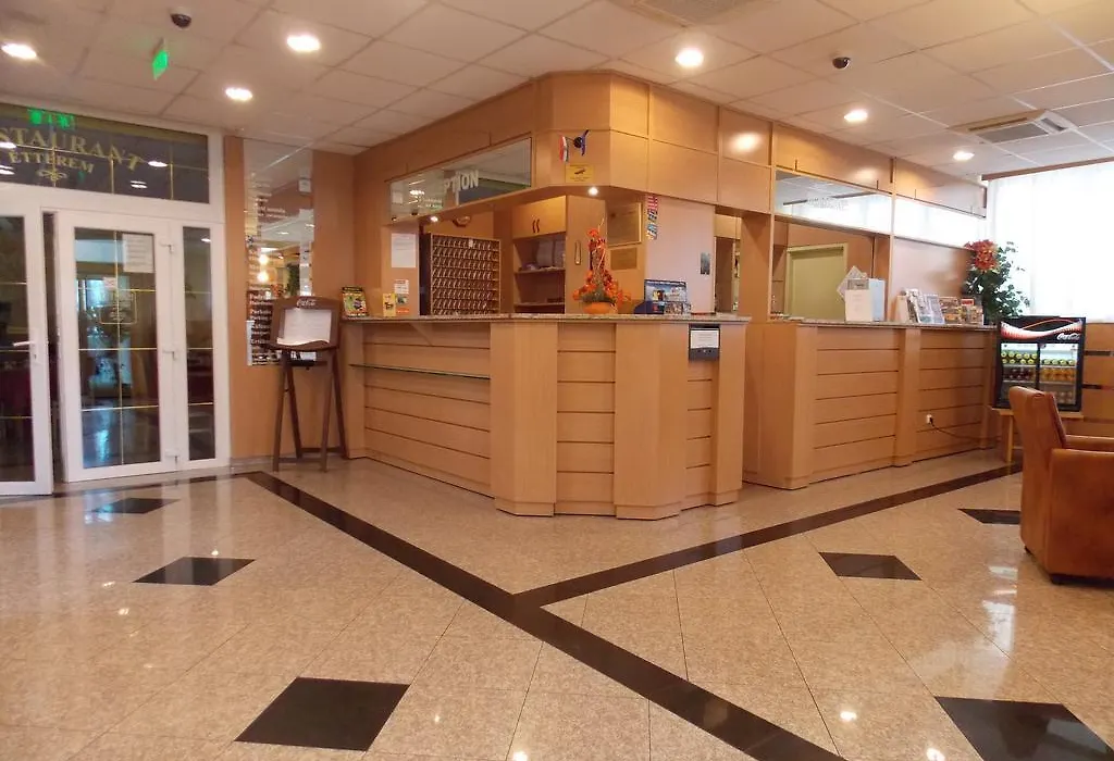 Hotel Zuglo-1