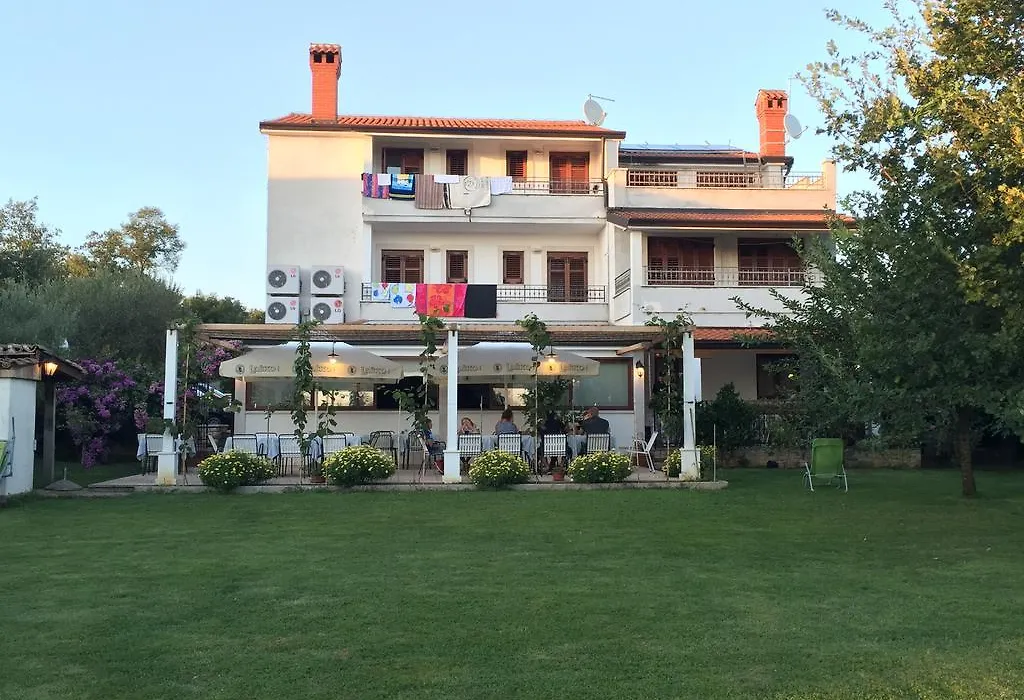 Vera Bed And Breakfast-1