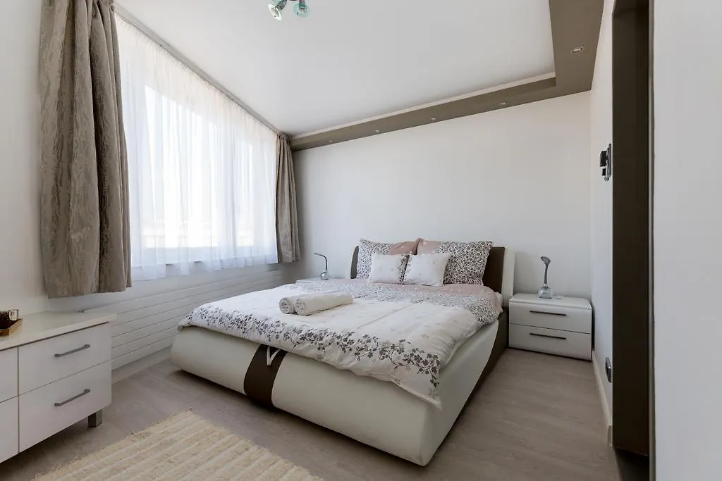 Panorama Dream Home W 3Bdr, Ac, Garage-1