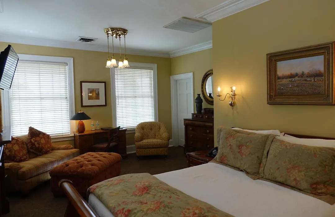 Bluff View Inn-1