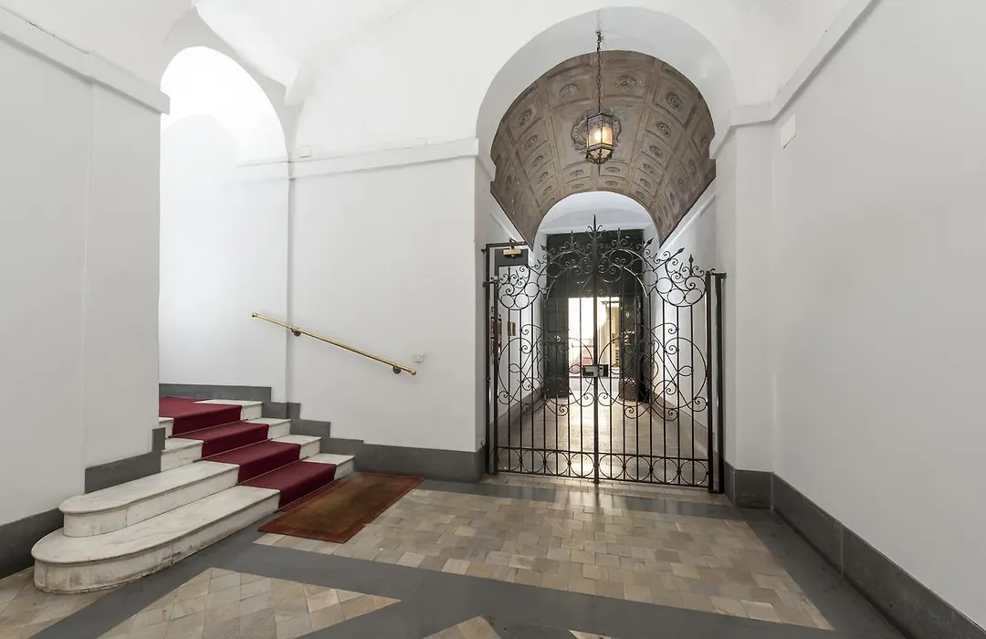 Condotti - 60 Mt From Spanish Steps-1