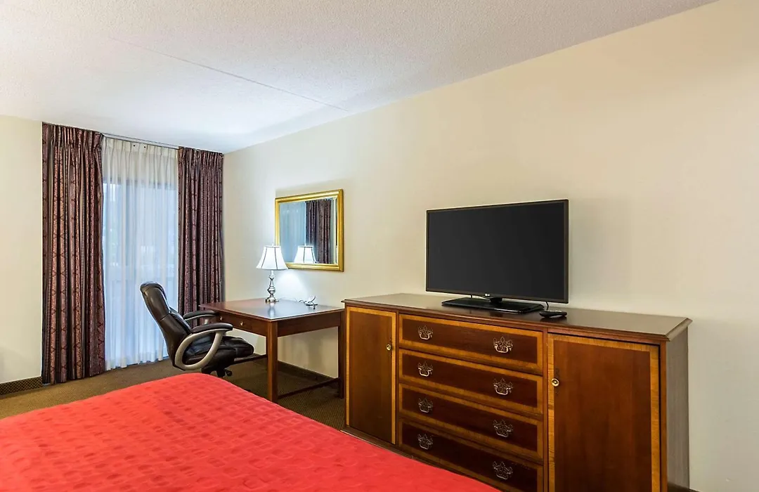 Plaza Inn & Suites-1