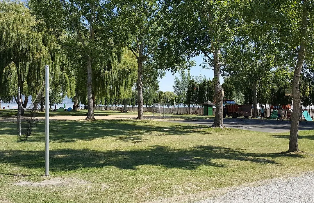 Balaton Panzio-1