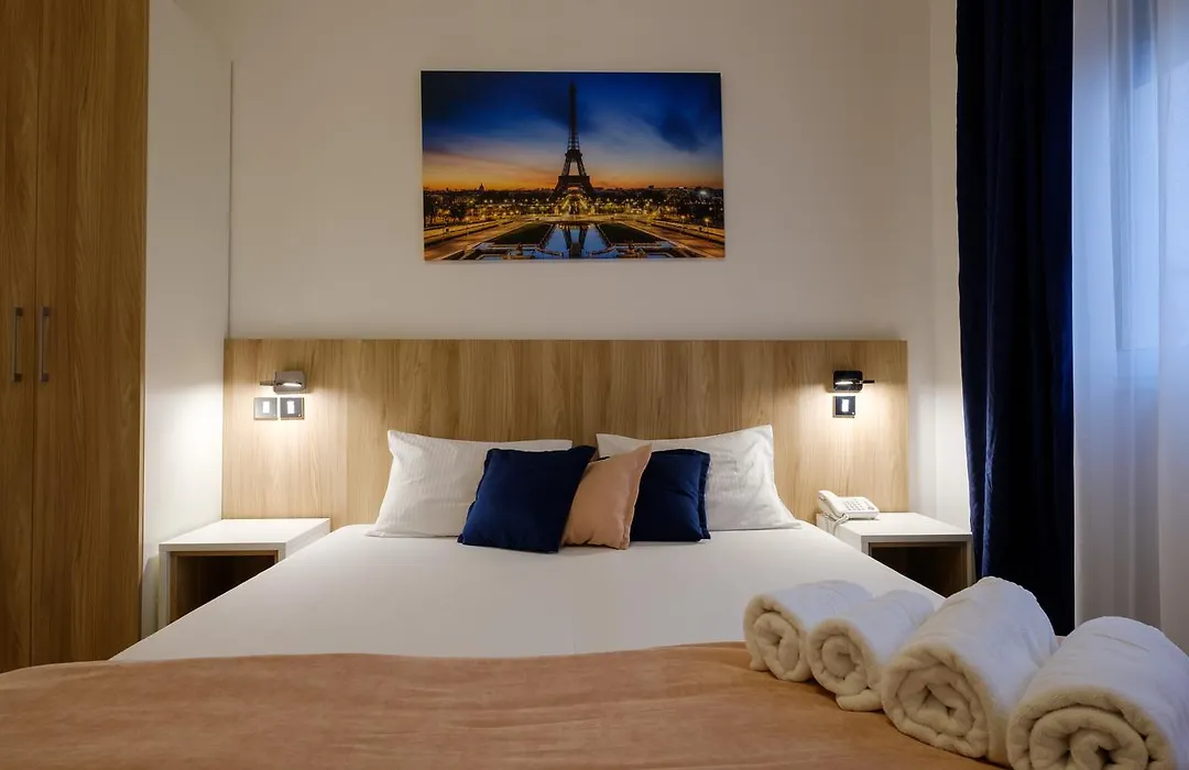 Airport Hotel Garni-1