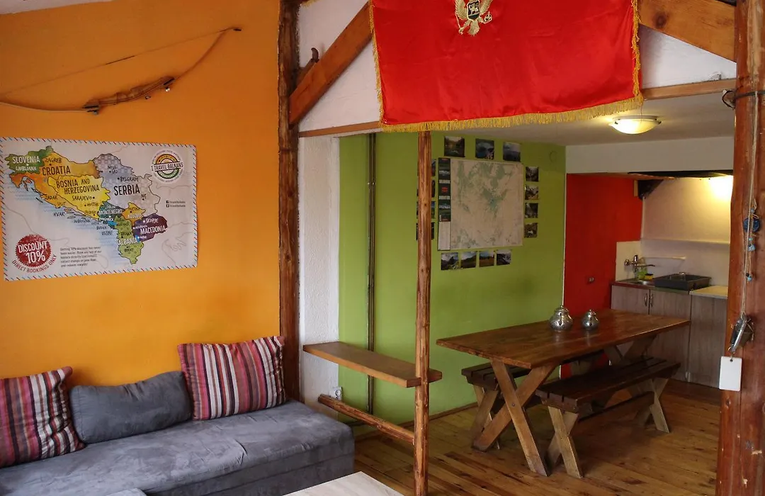 Hostel Hikers Den-1