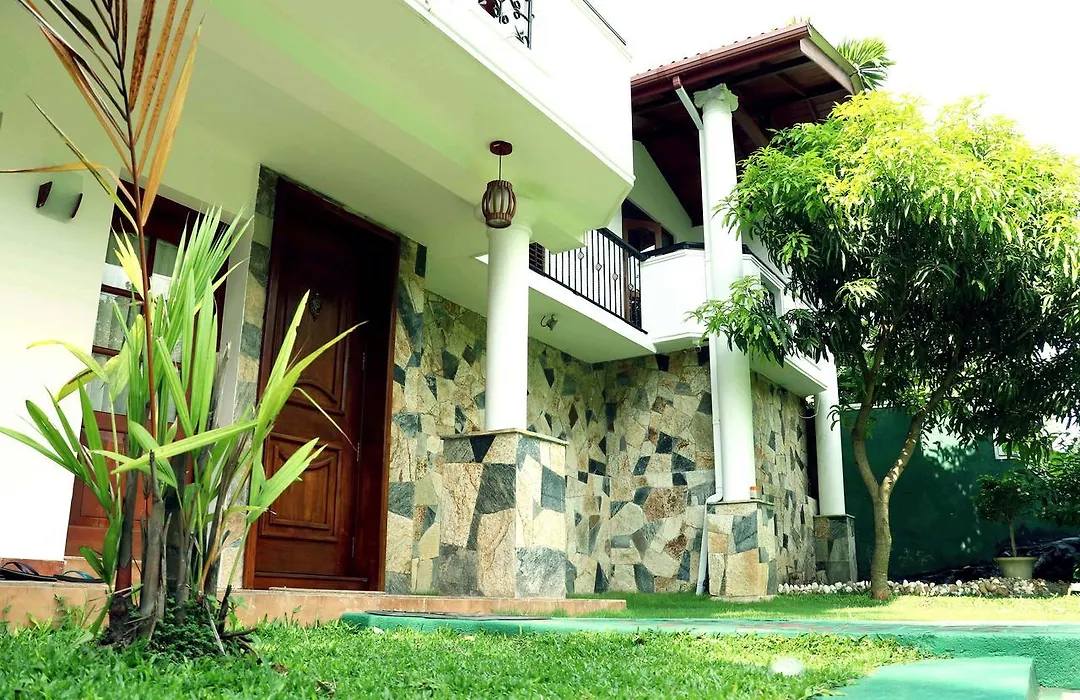 Villa Royce-1