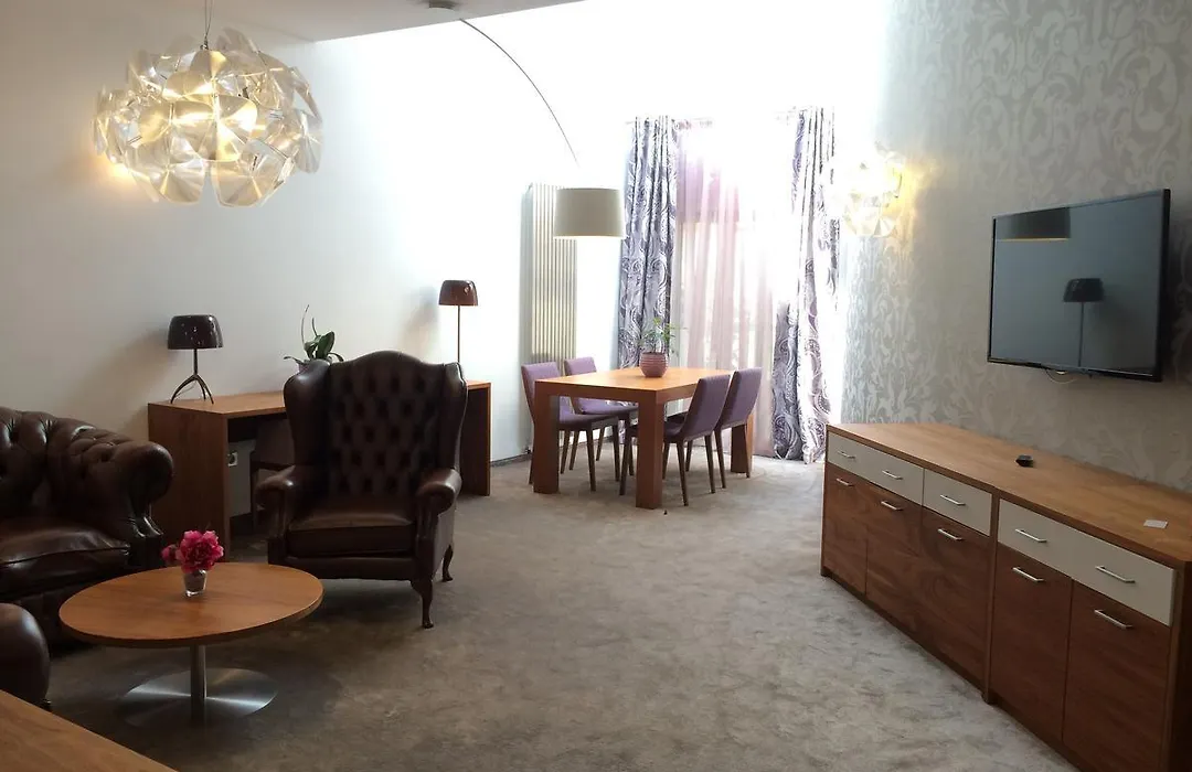 Wellness Hotel Loewe-1