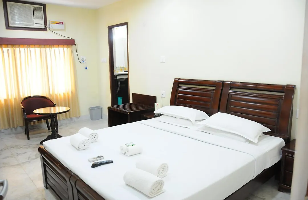 Lloyds Serviced Apartments, Near Music Academy-1