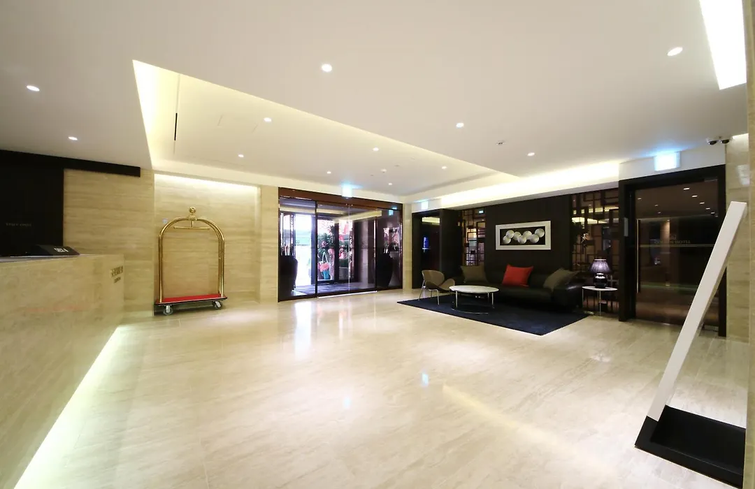 Golden Hotel Incheon-1