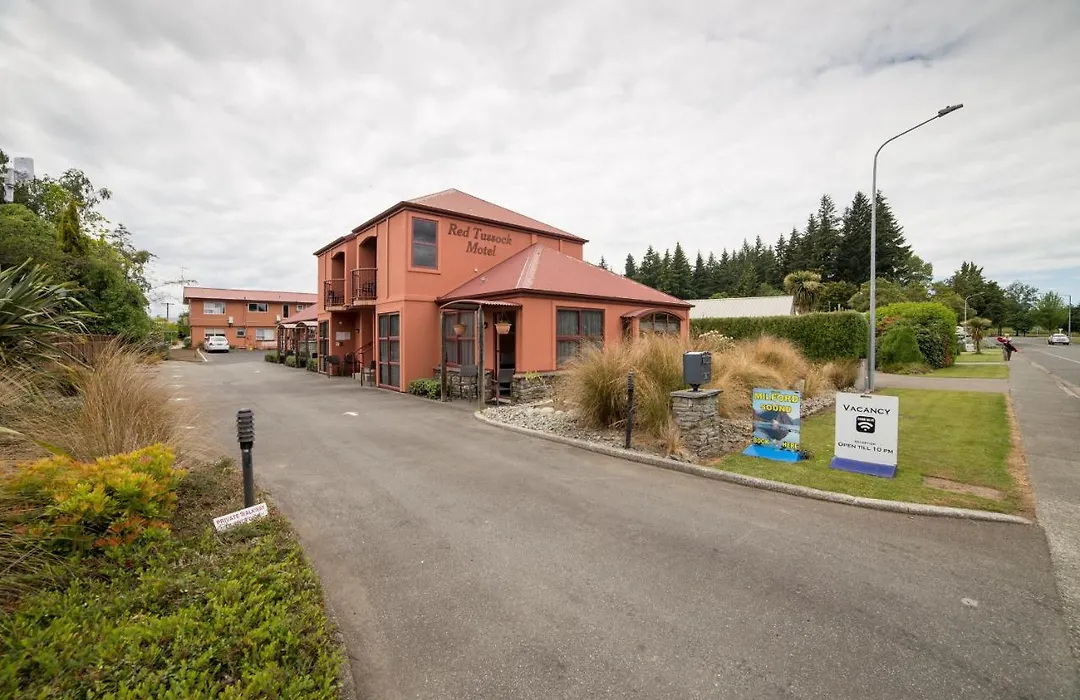 Red Tussock Motel-1