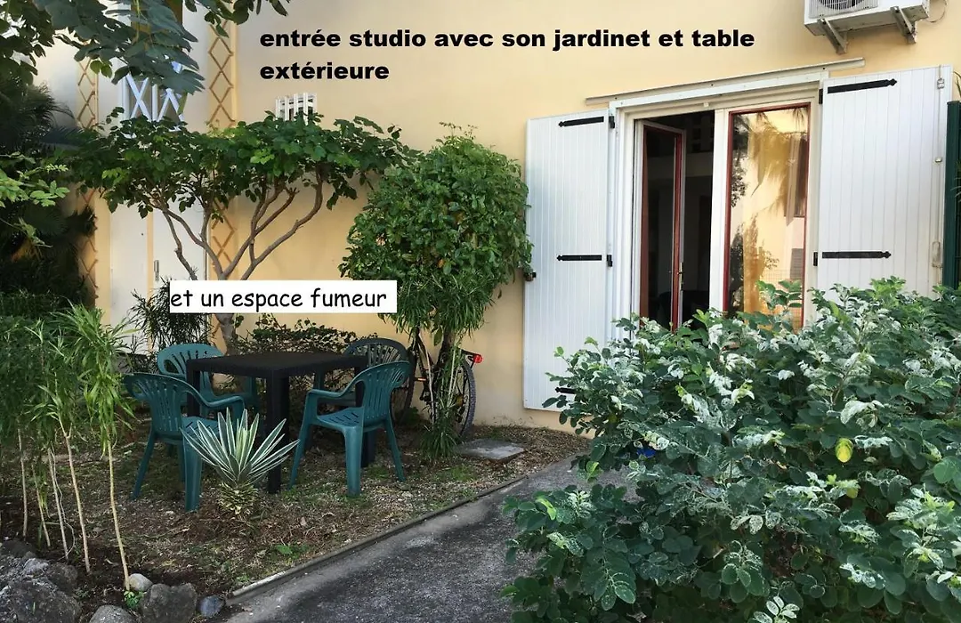 A Pied Dans L Eau Ecolo 97434-1