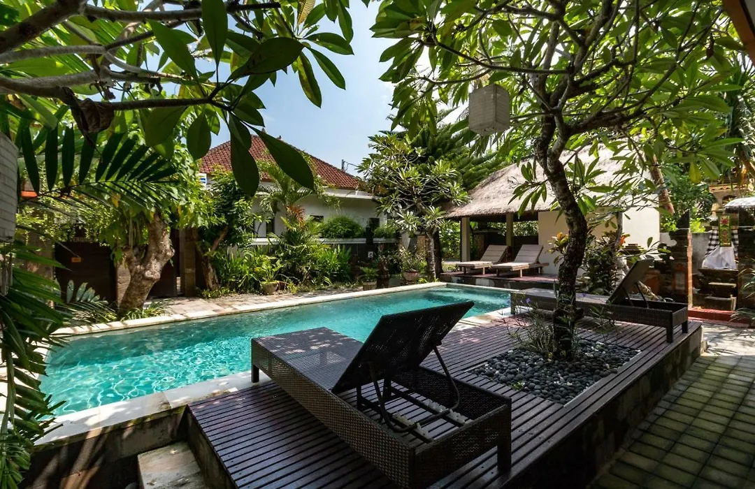 Eddys Cottages & Villa-1