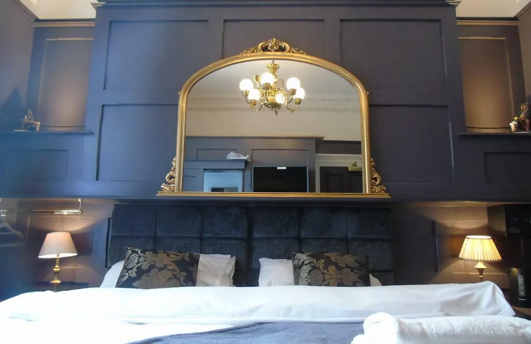 The Warren Belfast-1