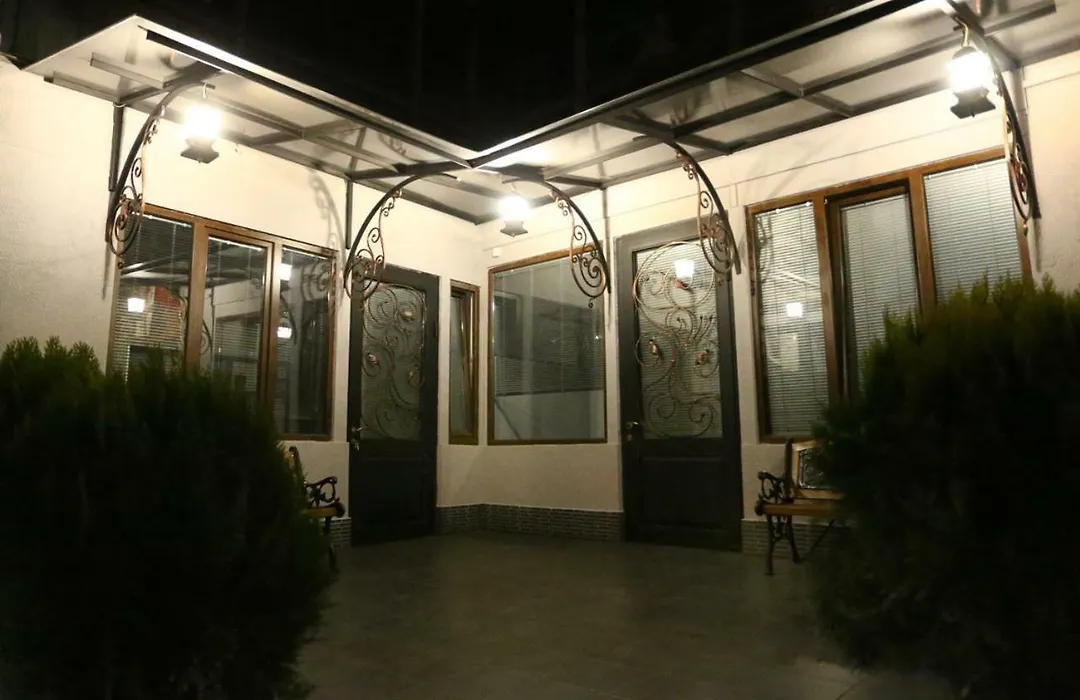 Old Corner-1