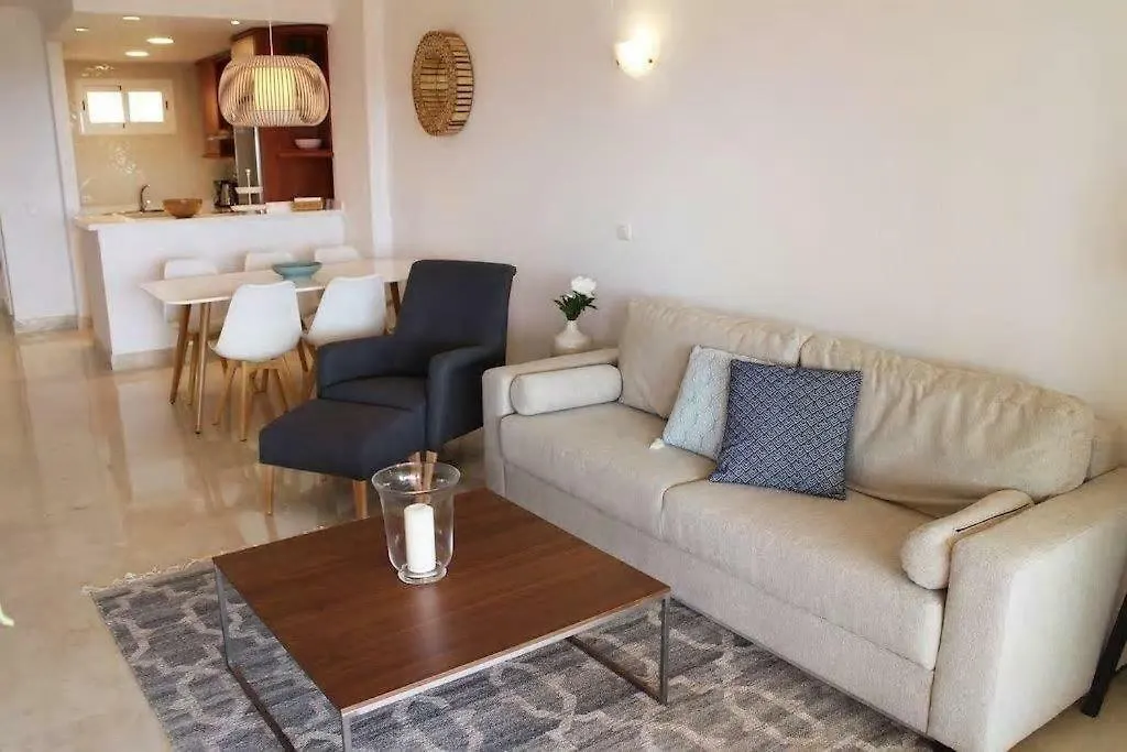 Ref 12 Luxury Aparment With Views-1