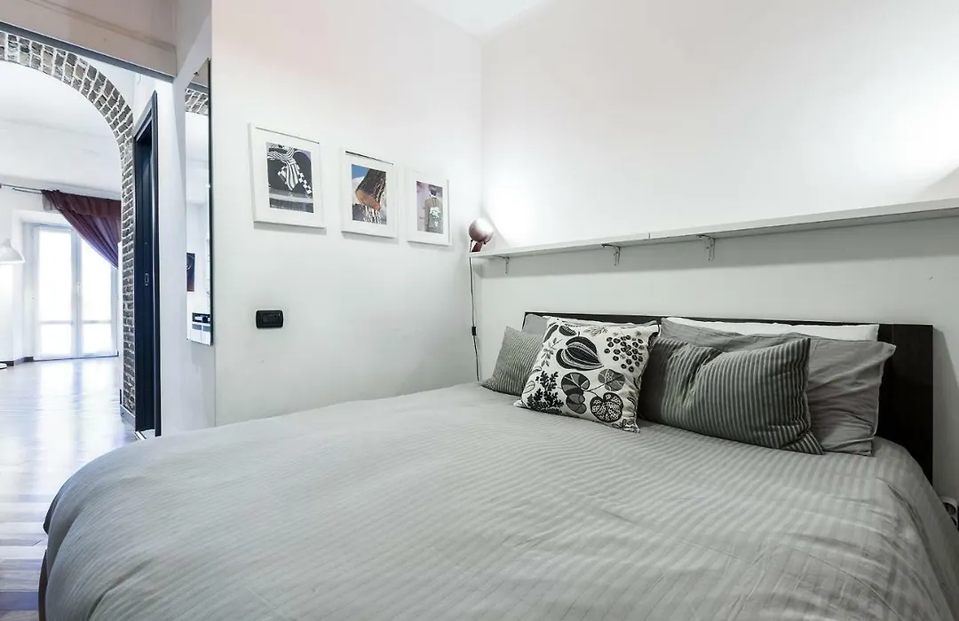 Beautiful And Happy Flat In Milan Center-1